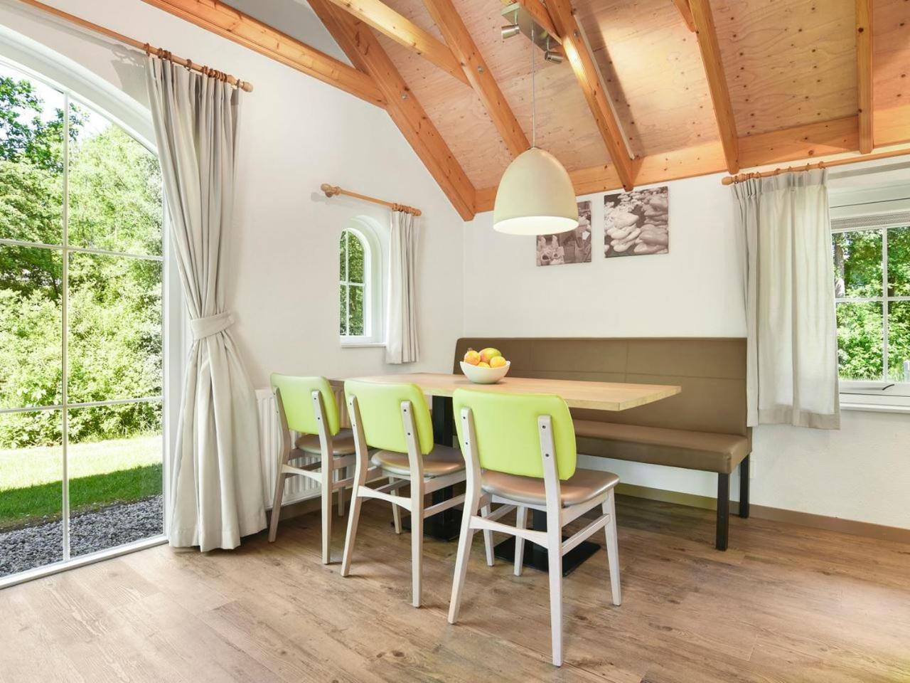 Luxury 4-Person Bungalow In The Holiday Park Landal Twenhaarsveld Holten Zimmer foto